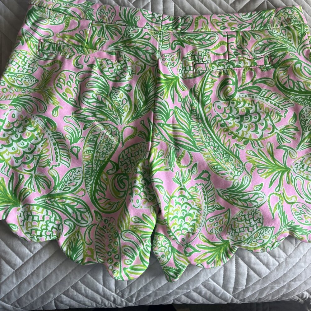 Lilly Pulitzer Darci Knit Scalloped Shorts Mandevilla Pineapple Sz 16 Resort EUC - Picture 5 of 5